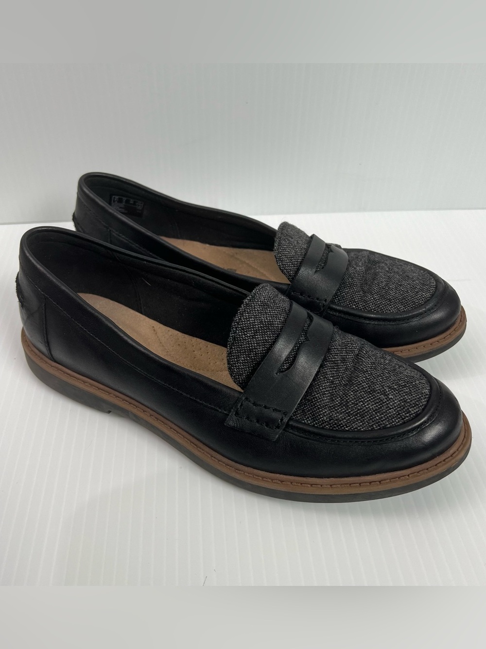 Clarks Collection Womens Size 8 Black Leather Penny Loafers Comfort Cushion